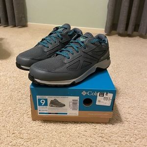 NEW Columbia Vitesse Fasttrack Waterproof woman’s shoes🌺 Size 9
